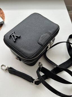 LV crossbody - 3