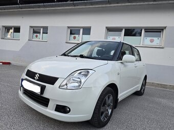 Suzuki Swift 1.3 benzín 4x4 190tisíc km Biela perleť - 3