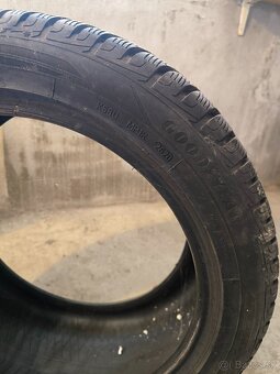 4ks zimné pneumatiky Goodyear R18, 245/45 - 3