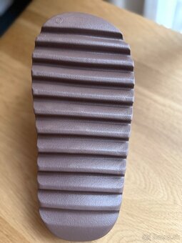 Yeezy slide - 3