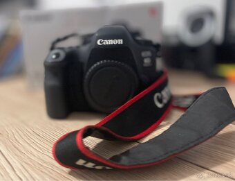 Canon EOS 6D Mark II - 3
