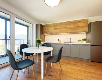 2 izb. byt s balkónom, pivnicou a park. miestom - BA Rača - 3