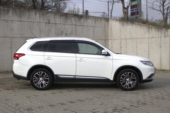 Mitsubishi Outlander 2.2 DI-D Intense+, 150k, 7 miestny - 3