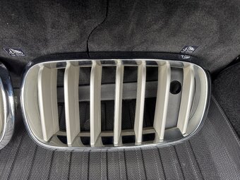Na predaj originálne BMW predné mriežky (ľadvinky) – F15/F16 - 3