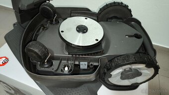 Robotická kosačka automower Husqvarna 305 + montážna sada - 3