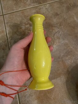 Žltá vazička - 3