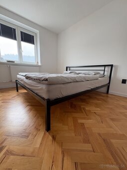 Predám čiernu kovovú posteľ 180x200 - 3