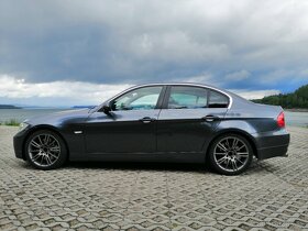 BMW 330i - 3