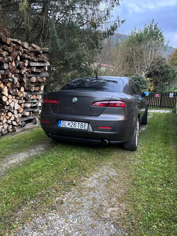 Alfa Romeo 159 Sedan 2.4 JTDm 147 kW, manuál - 3