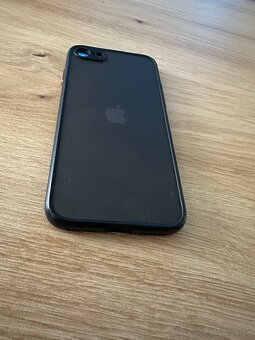iPhone SE 128GB čierny - 3