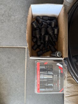 Alu Disky Japan Racing R18 ET40 7,5J 5x112 - 3