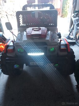 Elektricke autíčko peg perego - 3