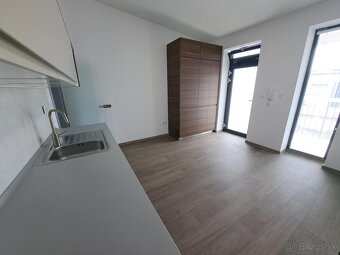 Veľký 1 izbový byt, Martin - Centrum. - 3