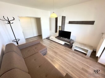 2 IZB. BYT S BALKÓNOM V CENTRE MESTA, 58M2, TOVÁRENSKÁ UL., - 3