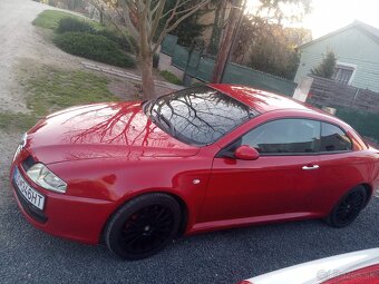 Alfa Romeo GT - 3