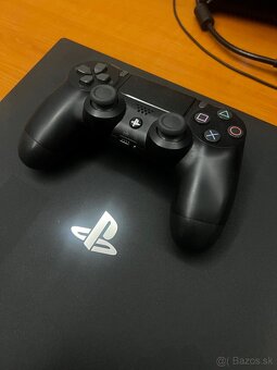 Playstation 4 PRO 1TB - 3
