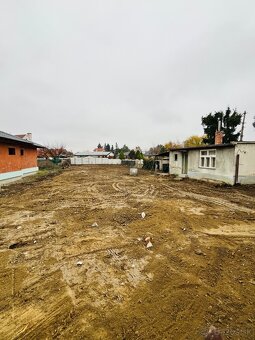 820 m2 stavebný pozemok - 3