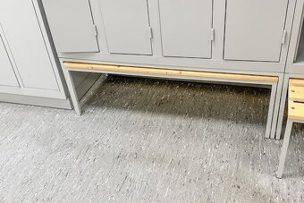 Šatňová skriňa s lavičkou - 3