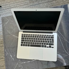 MacBook Air 2017 i5 - 3