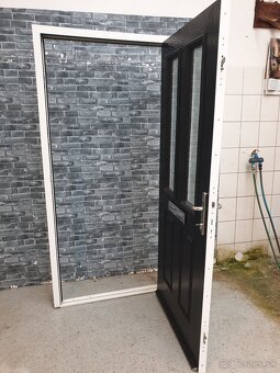 Plastove dvere č. 370. 98x210cm P - 3