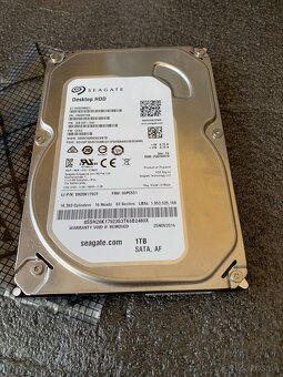 1GB HDD Seagate Barracuda 3.5" + WD 500GB 2.5" - 3