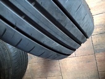 LETNÉ 205/60 R16 92V GOODYEAR cca 6 mm DOT 4322 LEN 35-€/kus - 3