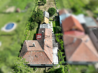 Na PREDAJ veľkorysý pozemok so starším domom v obci Dolné Or - 3