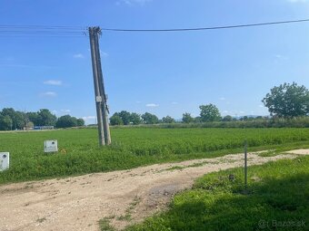Stavebný pozemok 1000m2 na okraji obce, VESELÉ pri Piešťanoc - 3