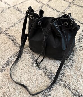 Calvin Klein crossbody kožená kabelka - 3