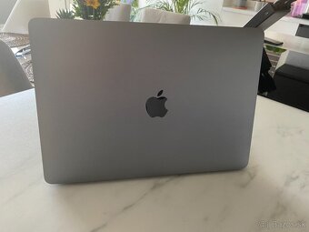 MacBook Pro 13” (2020, Intel i5, 16 GB RAM, 256 GB SSD) - 3