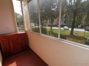 2-izb. byt s presklenou lodžiou - Martin - centrum -PRENÁJOM - 3