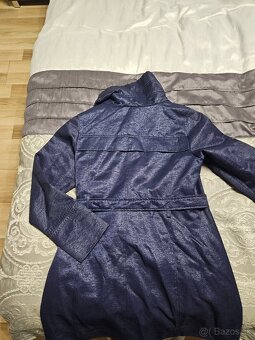 Modry jesenný plaṣ̌ť - 3