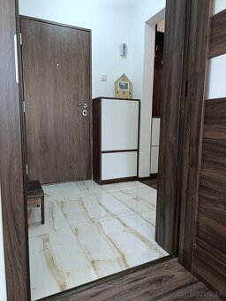 3-izbový byt s balkónom v obľúbenej časti Hlín - 3