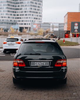 Mercedes-Benz S211 E270 CDI (2004) - 3