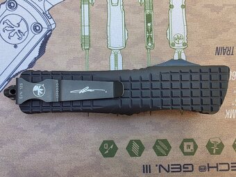 Microtech Combat Troodon Delta Frag Shadow Tanto - 3