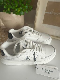 Nové Calvin Klein dámske tenisky č.37 - 3