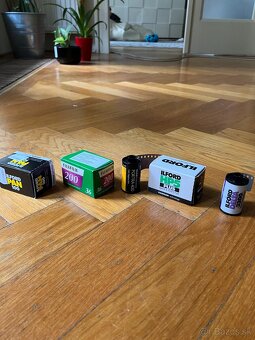 Canon EOS 30V + battery pack BP-300 - 3