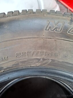 Predám 2ks zimne pneu 225/75 R16 C  8,5 mm BRIDGESTONE - 3