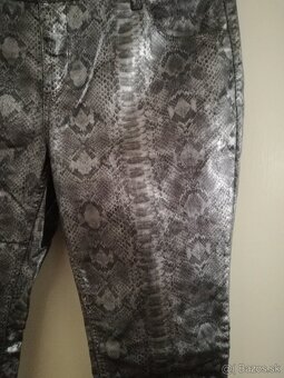 KÖN & MÖN extravagantné pánske nohavice, hadí vzor - 3