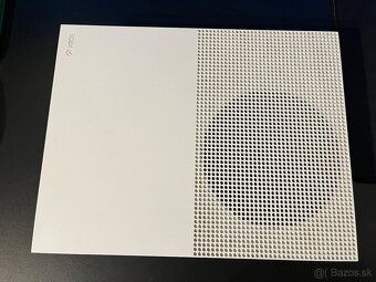 Xbox One S 1TB + 2 ovládače + 2 hry - 3