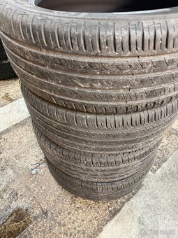 Predám letné pneu Barum 215/55R17 94W - 3