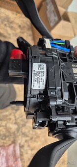 Podvolantové páčky  82A 953 521 GE - 3