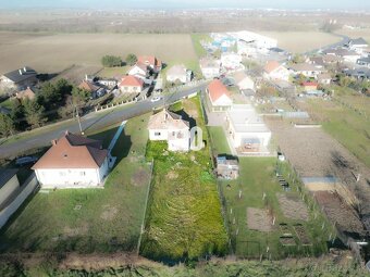 ROVINATÝ pozemok o CELKOVEJ výmere 1246m² - 3