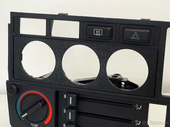 BMW E30 - Držiak budíka (Rádio) - 3