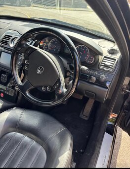 Maserati Quattroporte - 3