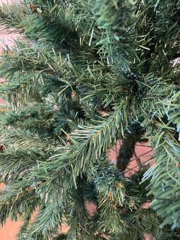 Predám umelý vianočný stromček 180cm JEDĽA - 3