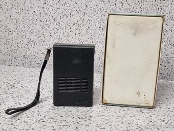 Neckermann Twen-Tone so 6 tranzistormi, model č. 822/663 - 3