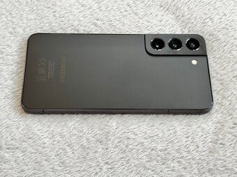 Samsung Galaxy S22 - Na diely (reštartuje sa) - SUPER STAV - 3