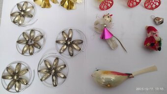 Predám tieto všetky vianočné dekorácie. Cena: 17E - 3