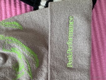 Čiapky Gant a peak performance - 3